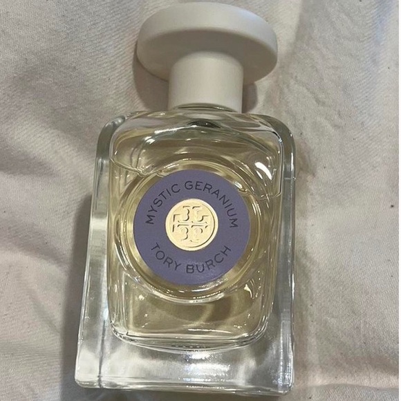 Tory Burch mystic geranium womens fragrance
90ml 3 oz - Picture 2 of 3